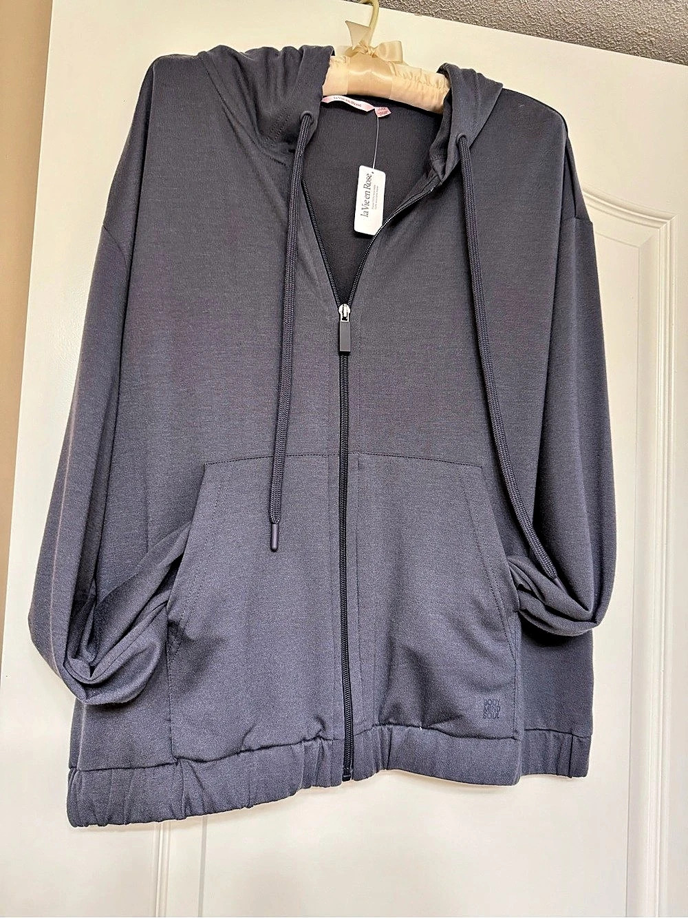 la Vie en Rose Body Mind Soul Double-knit Zip-up Hoodie Gray Medium